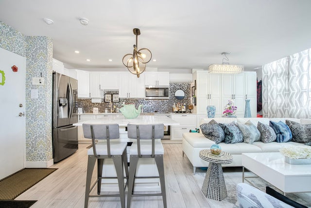 3621 Lake Shore Blvd West Penthouse #1 - Long Branch Co-op Apartment for Sale, 3 Bedrooms 