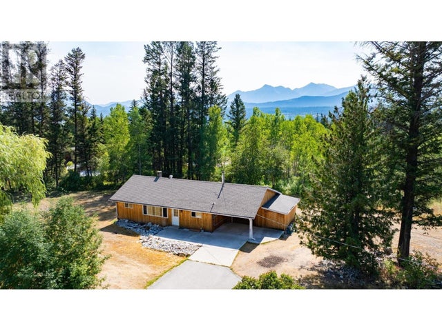 1359 HIGHWAY 95 - Spillimacheen House for sale, 3 Bedrooms (2479216)