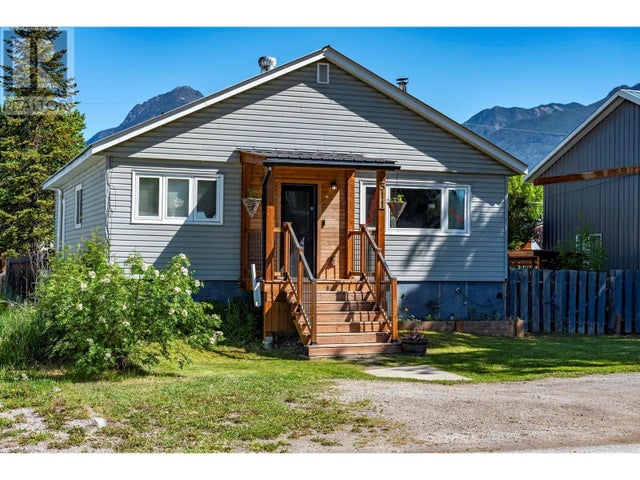 511 11th Street - Golden House for Sale, 3 Bedrooms (10335498)