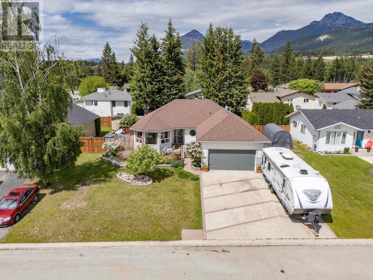 1505 Cedar Street - Golden House for Sale, 6 Bedrooms (10350673)