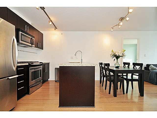 808 8288 Lansdowne Road - Brighouse Apartment/Condo, 2 Bedrooms (V1027511)