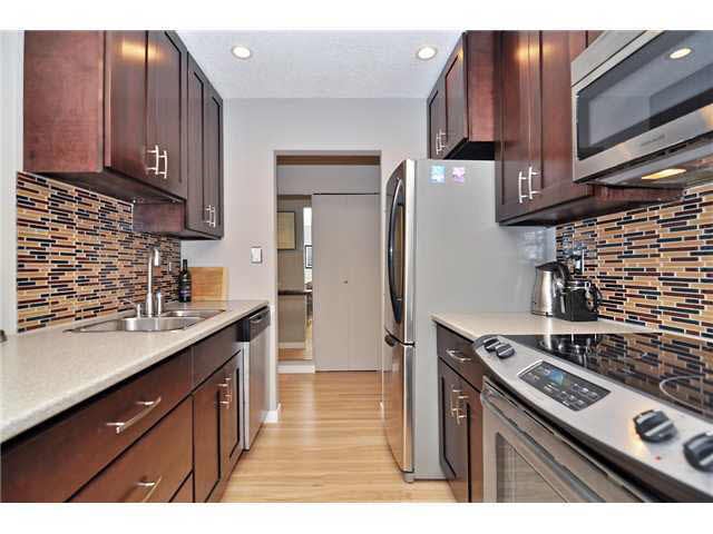 101 4363 Halifax Street - Brentwood Park Apartment/Condo, 2 Bedrooms (V916449)