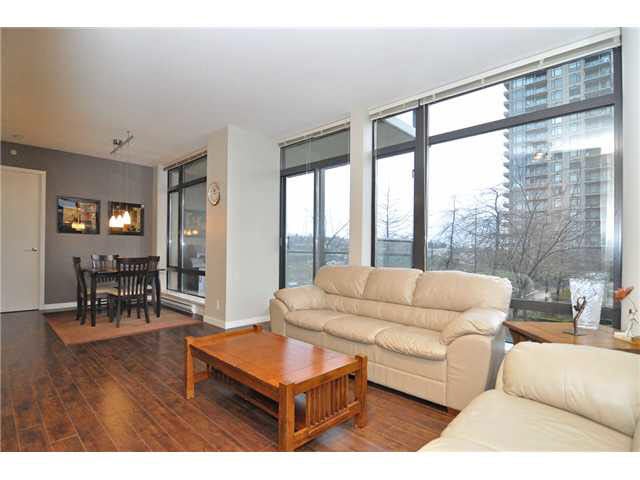 404 2355 Madison Avenue - Brentwood Park Apartment/Condo, 2 Bedrooms (V982801)