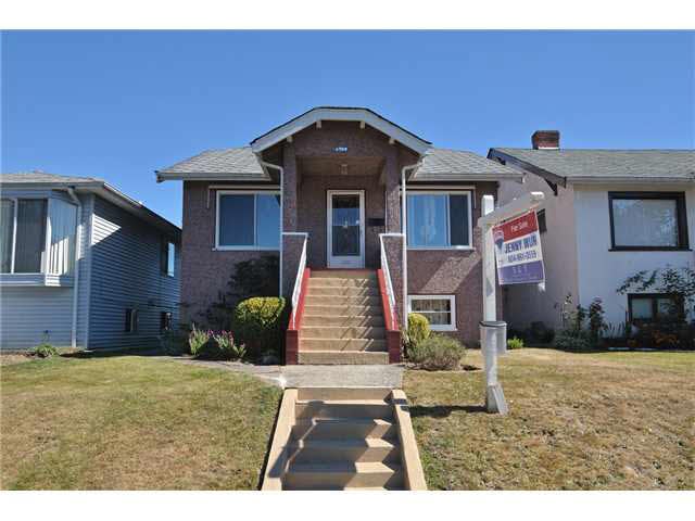 4768 Little Street - Victoria VE House/Single Family, 3 Bedrooms (V970436)