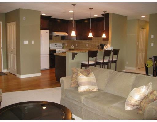 407 18 Smokey Smith Place - GlenBrooke North Apartment/Condo, 3 Bedrooms (V802536)