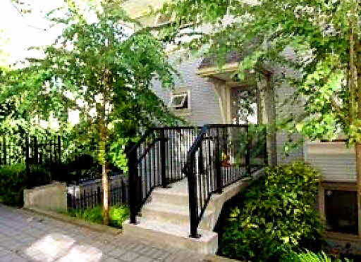 9 3737 Pender Street - Willingdon Heights Townhouse, 2 Bedrooms (V654490)