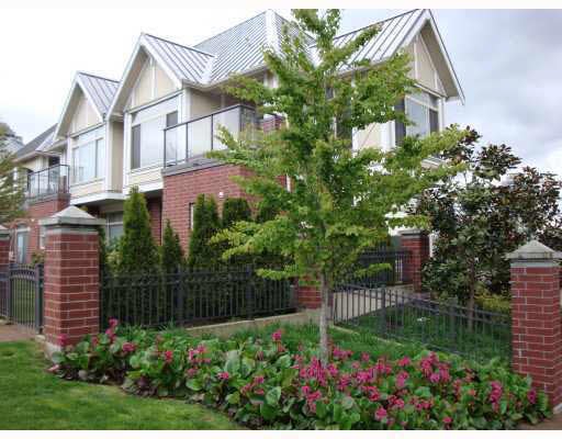 3 4132 Halifax Street - Brentwood Park Townhouse, 3 Bedrooms (V765239)