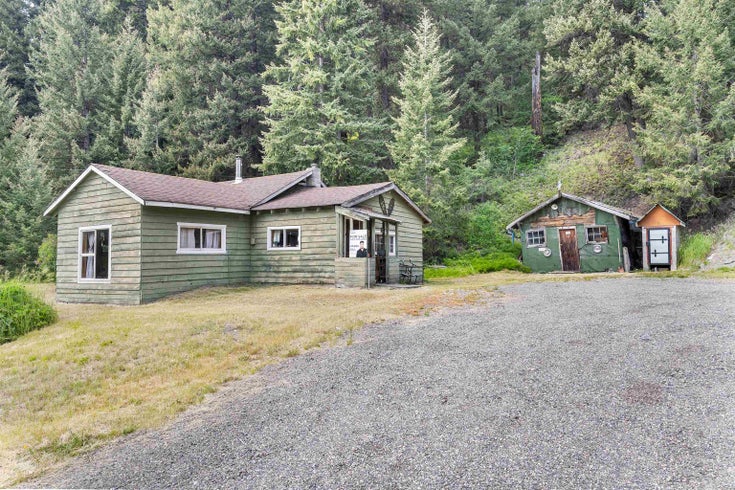 4990 HIGHWAY 3 - FVREB Out of Town House with Acreage for sale, 2 Bedrooms (R2905485)