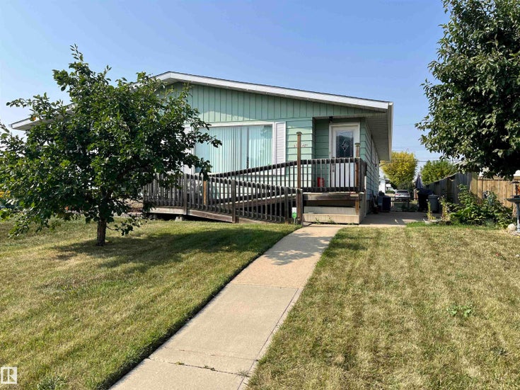 5704 49A ST - Vegreville Duplex for Sale, 3 Bedrooms (E4457582)