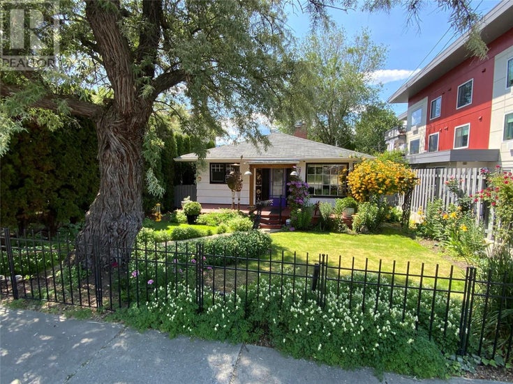 207 MAPLE Street - Penticton House for Sale, 2 Bedrooms (10351435)