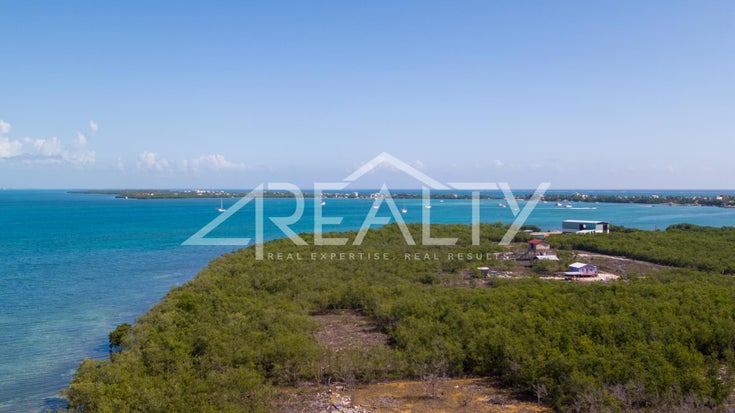  Pristine Beachfront Acre - Caye Caulker, Land for sale