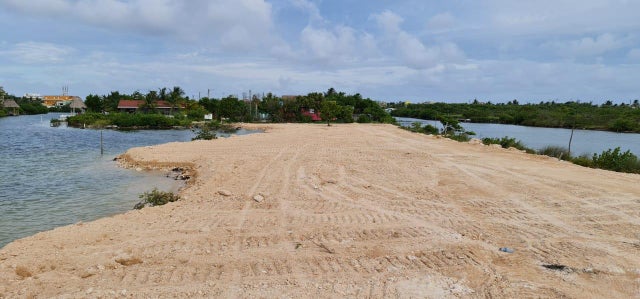 Seafront Acre in South San Pedro - Ambergris Caye Land for sale