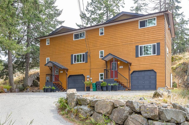 3359 Barrington Rd - Na Departure Bay Full Duplex for Sale, 6 Bedrooms (1012595)