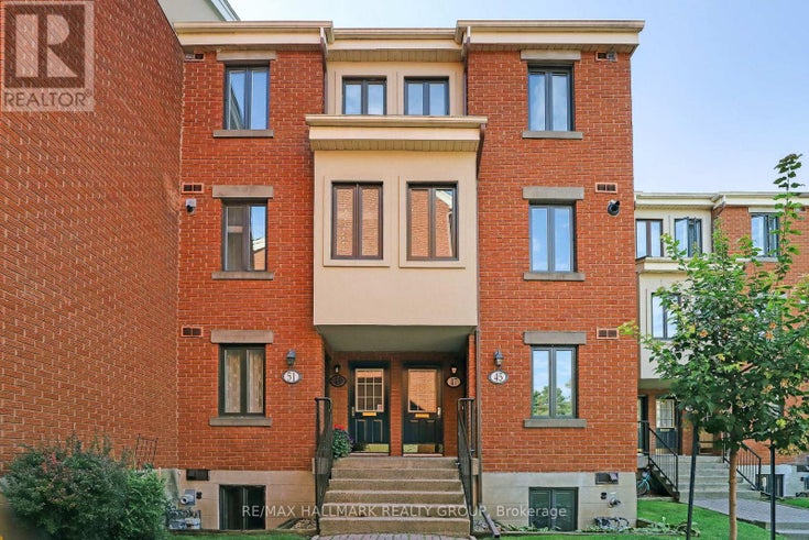 47 CRISPIN PRIVATE - Ottawa Row / Townhouse for Sale, 2 Bedrooms (X12387783)