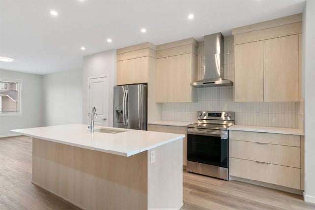 672 Buffaloberry Manor SE - 380 Detached for Sale, 3 Bedrooms (A2224992)