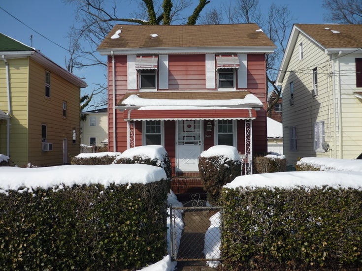 94-38 201st Street  Hollis NY 11423 - 2000 House