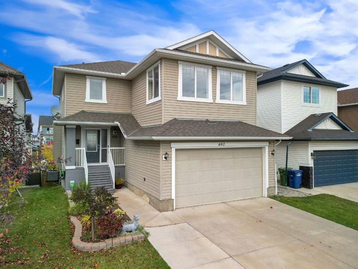 692 Luxstone Landing SW - Luxstone Detached, 4 Bedrooms (A2193642)