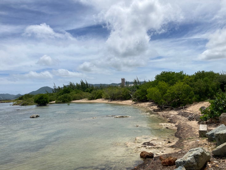 BAIE ROUGE, TERRES BASSES, ST MARTIN - BAIE NETTLE Land for sale