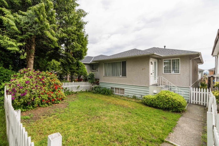 1318 E 59th Avenue - South Vancouver House/Single Family, 5 Bedrooms (R2707724)