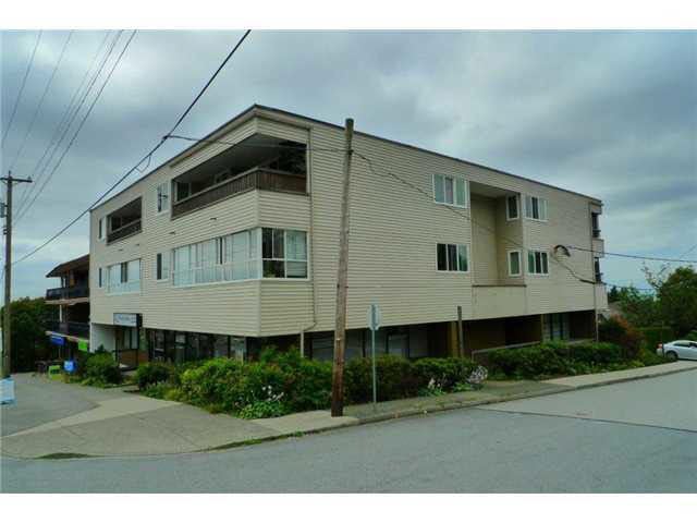 101 105 W Kings Road - Upper Lonsdale Apartment/Condo, 2 Bedrooms (V904054)