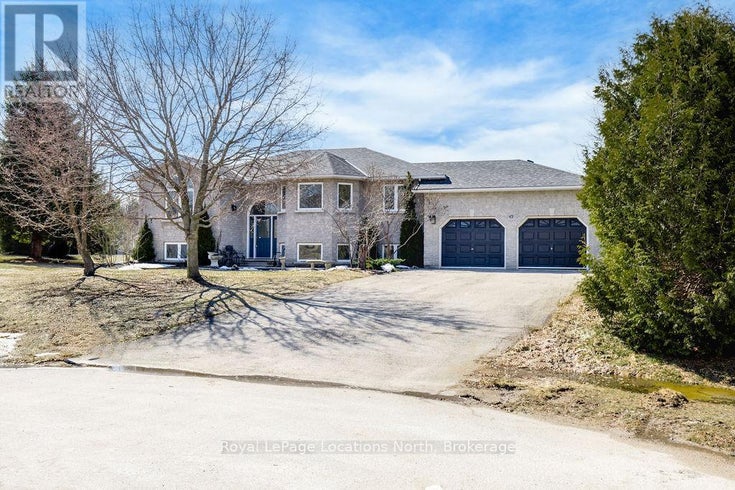 42 CLUB COURT - Wasaga Beach House for Sale, 6 Bedrooms (S12255535)