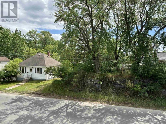 305 FIFTH ST S - Kenora for Sale, 2 Bedrooms (TB251830)