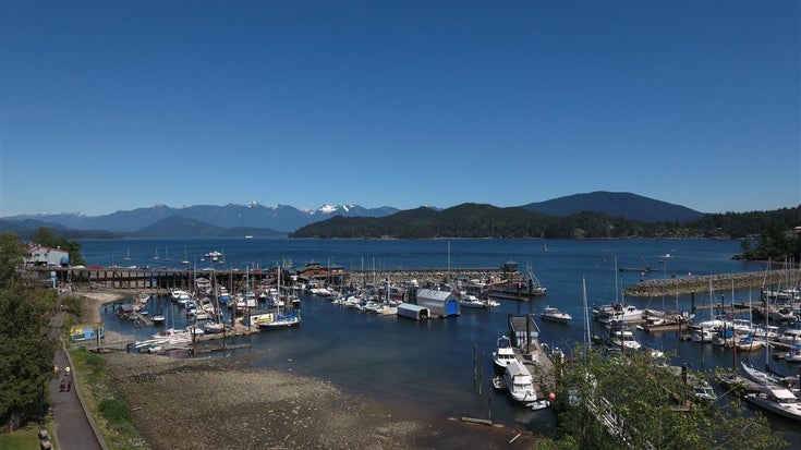 404 377 Gower Point Road - Gibsons & Area Apartment/Condo for sale, 2 Bedrooms (R2124554)