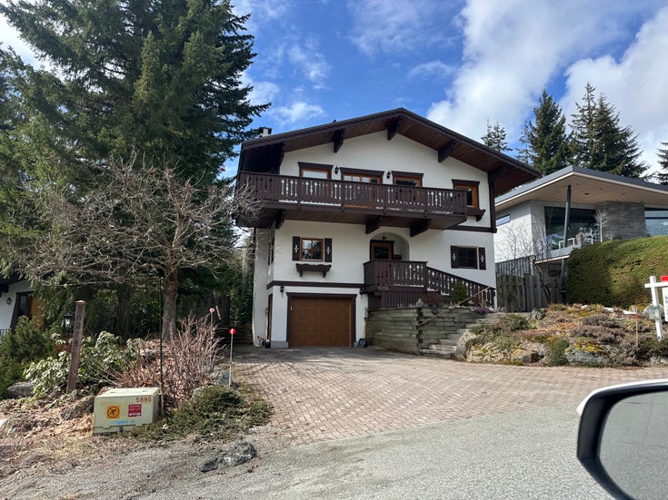 6218 Eagle Dr Whistler BC - Whistler Cay Heights Single Family Residence, 4 Bedrooms (R2923931)