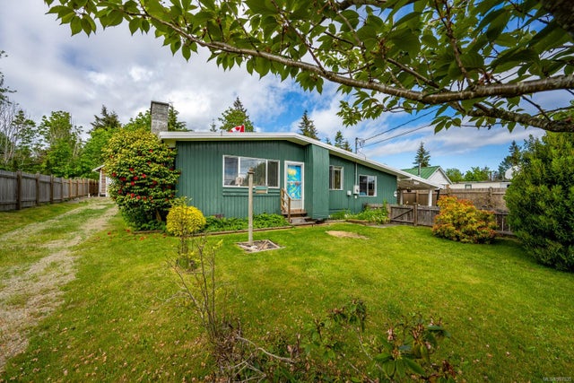 3977 Craig Rd - CR Campbell River South Single Family Residence for Sale, 3 Bedrooms (997035)