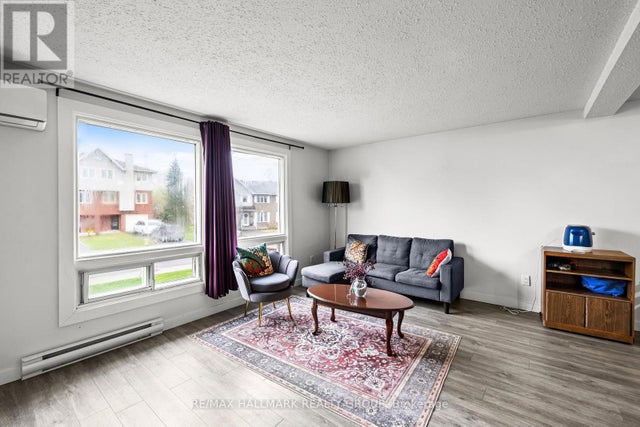 135 GLAMORGAN DRIVE - Ottawa Duplex for Sale, 3 Bedrooms (X12121698)