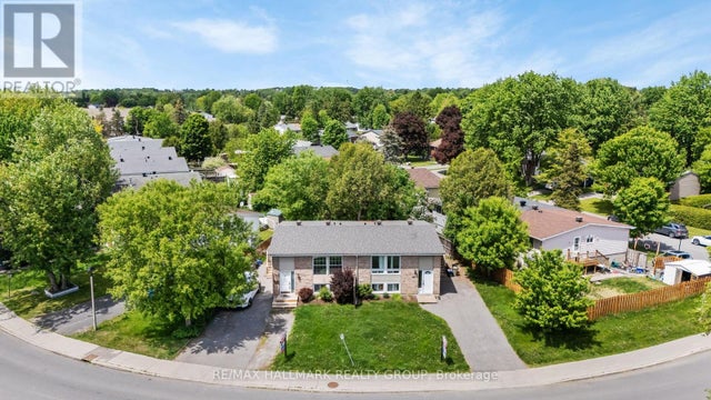 137 GLAMORGAN DRIVE - Ottawa Multi-Family for Sale, 3 Bedrooms (X12190860)