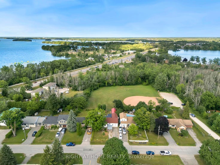 392 Bayview Parkway - Orillia Detached for Sale, 2 + 1 Bedrooms (S12303805)