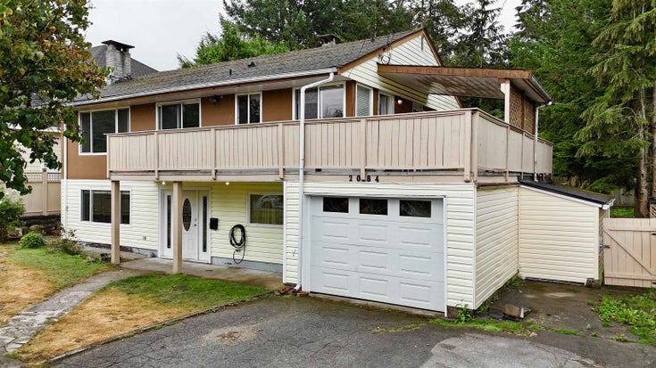 2084 DIAMOND ROAD - Garibaldi Estates Single Family Residence, 5 Bedrooms (R2917200)