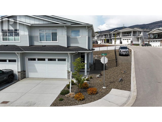 2360 Hawks Boulevard - West Kelowna Duplex for sale, 3 Bedrooms (10320468)