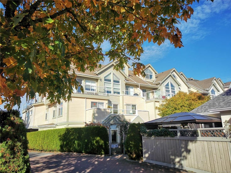 403 - 2250 James White Blvd - Si Sidney North-East Condo Apartment for Sale, 2 Bedrooms (1016137)