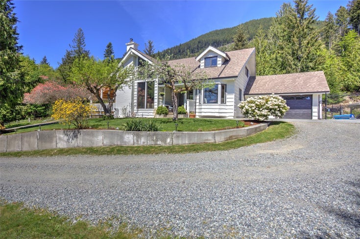 7476 Neva Rd - Du Lake Cowichan Single Family Residence for Sale, 4 Bedrooms (963365)
