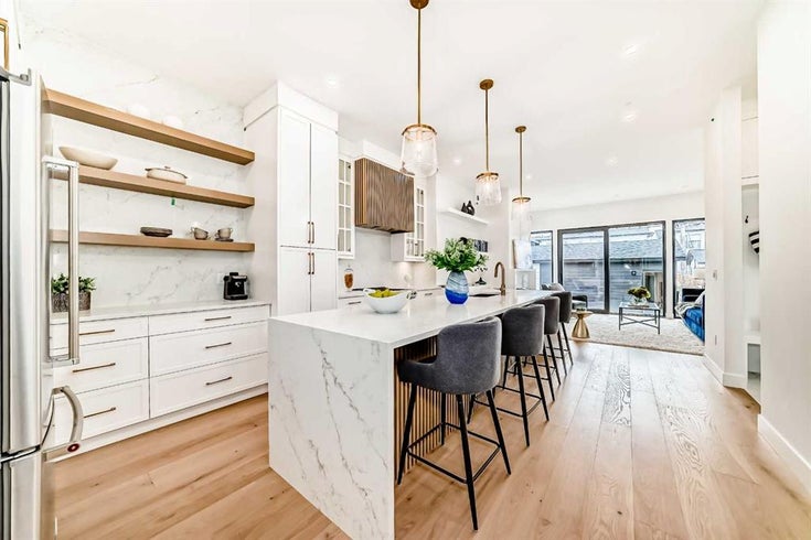 B, 2135 53 Avenue SW - North Glenmore Park Detached for Sale, 5 Bedrooms (A2214649)