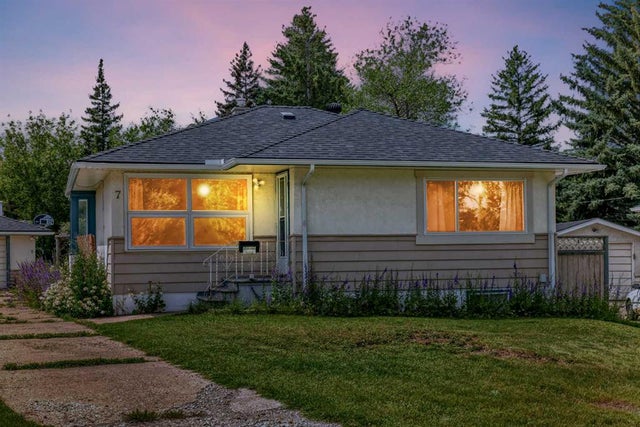 7 Glenmount Crescent SW - Glendale Detached for Sale, 5 Bedrooms (A2240120)