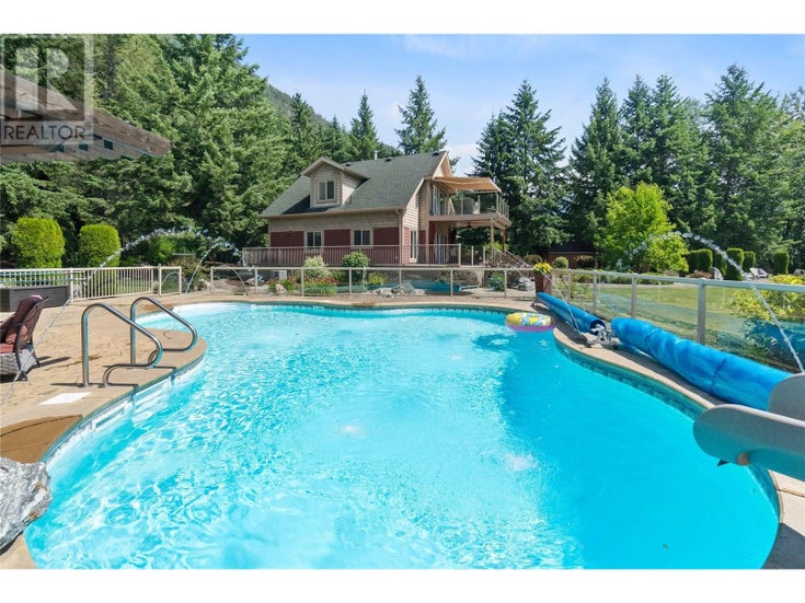 33 Old Town Road - Sicamous House for Sale, 4 Bedrooms (10357165)