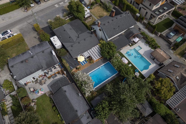 211 67 Street - Boundary Beach Single Family Residence for Sale, 2 Bedrooms (R3040209)