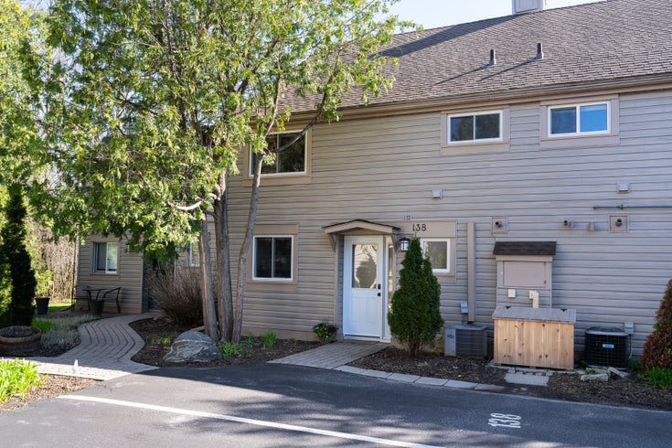 138 Escarpment Crescent, Collingwood - Collingwood APTU for Sale, 3 Bedrooms (S12076840)