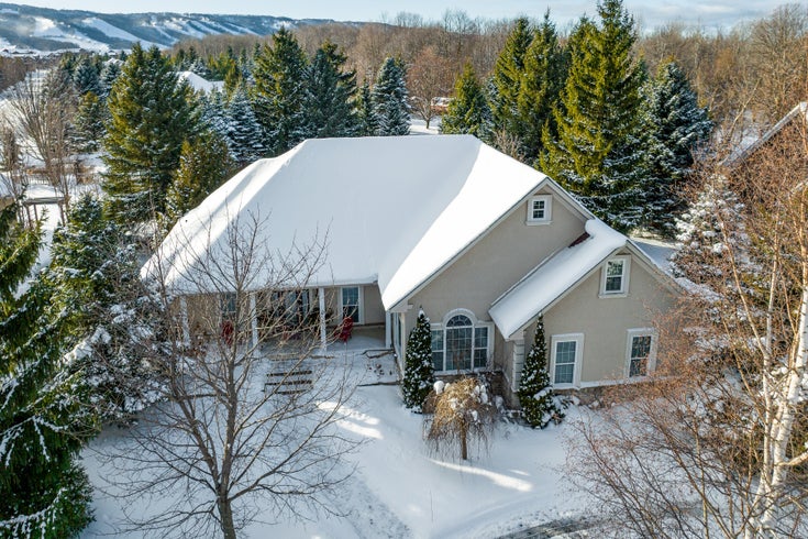 12 Evergreen Road, Collingwood - Collingwood Single Family, 6 Bedrooms (S11917561)