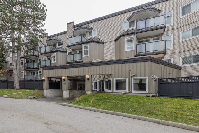 203 1850 E SOUTHMERE CRESCENT - Sunnyside Park Surrey Apartment/Condo for sale, 1 Bedroom (R2943909)