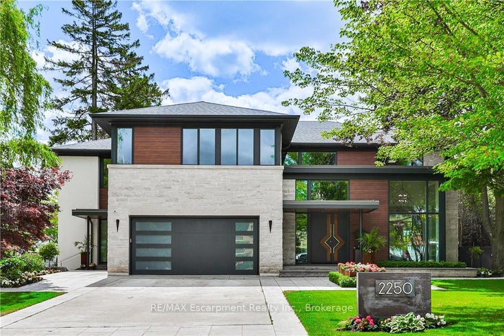 2250 Chancery Lane W - 1006 - FD Ford Detached for Sale, 4 + 1 Bedrooms (W12349256)