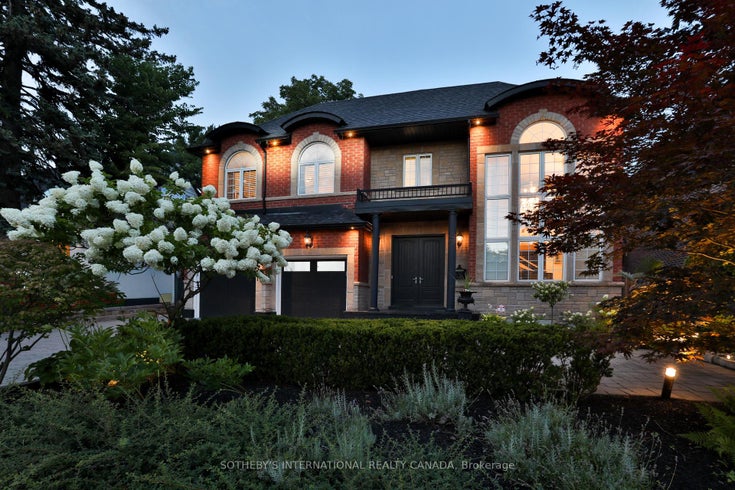 1437 Islington Avenue - Edenbridge-Humber Valley Detached for Sale, 4 + 1 Bedrooms (W12359678)