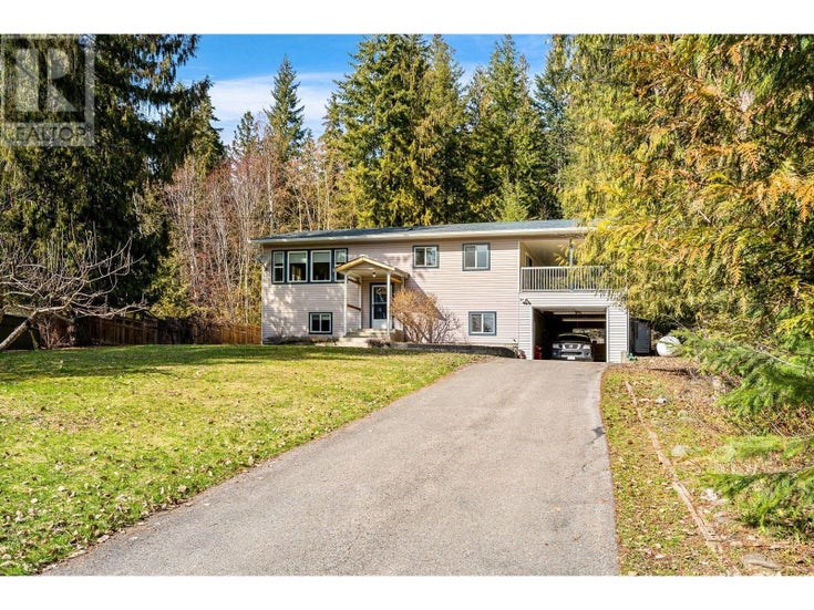 7451 ESTATE Drive - North Shuswap House for sale, 3 Bedrooms (177464)