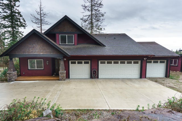 5628 Medusa Place - Sechelt District Single Family Residence for Sale, 4 Bedrooms (R3041781)