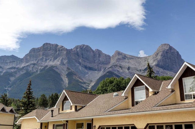 9, 216 Three Sisters Drive  - Three Sisters Row/Townhouse for Sale, 2 Bedrooms (A2236613)