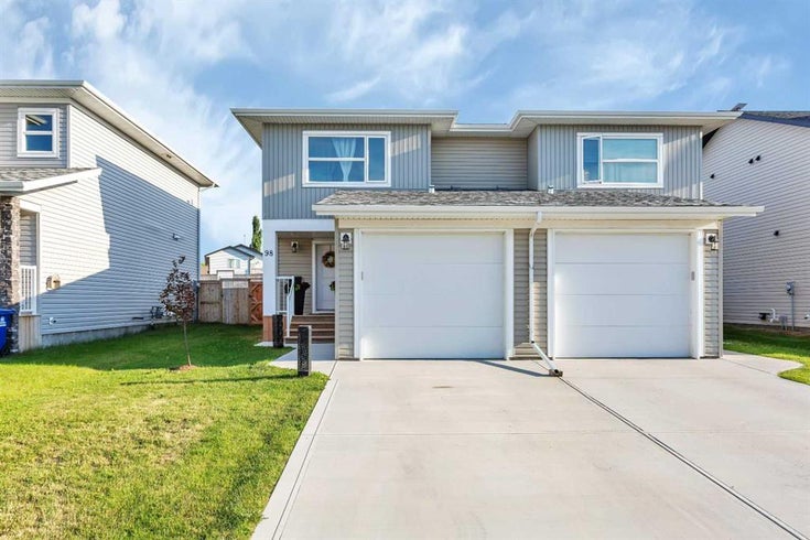 98 Ava Crescent  - Aspen Lakes West Semi Detached (Half Duplex) for Sale, 3 Bedrooms (A2237605)