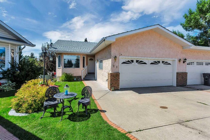 21 Dunn Close  - Deer Park Village Semi Detached (Half Duplex) for Sale, 2 Bedrooms (A2243648)